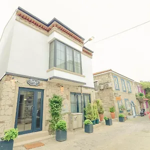 Otel Sulty's Avlu, Alaçatı